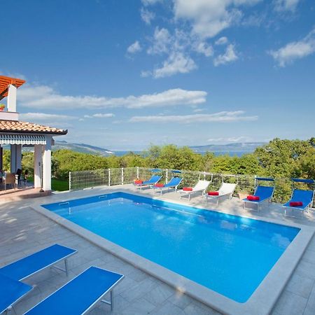 Villa Mirta In Crni 라빈 외부 사진