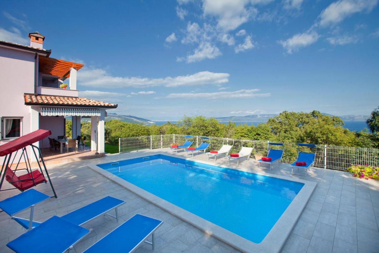Villa Mirta In Crni 라빈 외부 사진